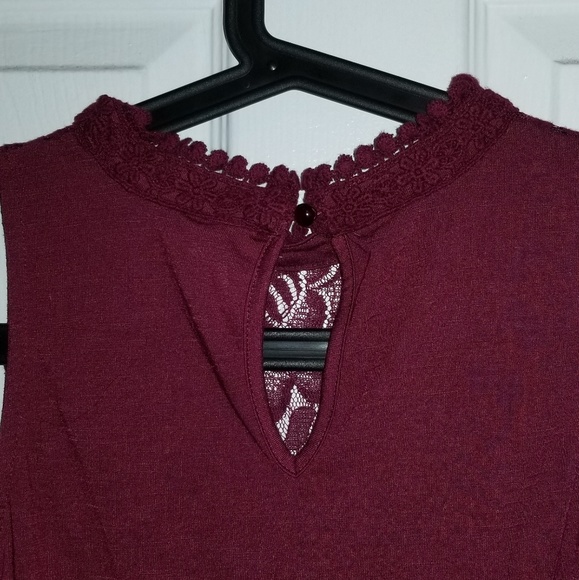 Ladies keyhole back top - Picture 5 of 5